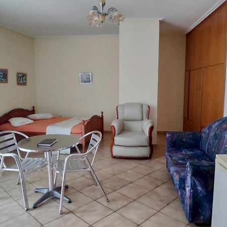 Private Studio Sea View 2 Minutes Away From Beach Саранда Экстерьер фото